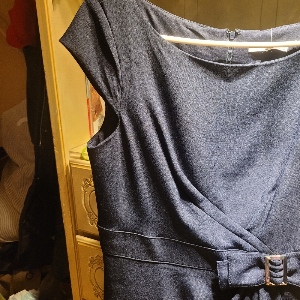 Dress - Picture 8 of 12